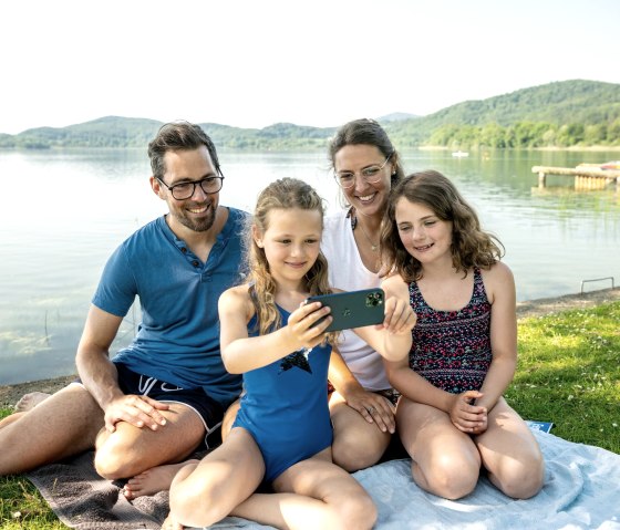 Liegeweise Campingplatz, © Eifel Tourismus GmbH, Dominik Ketz