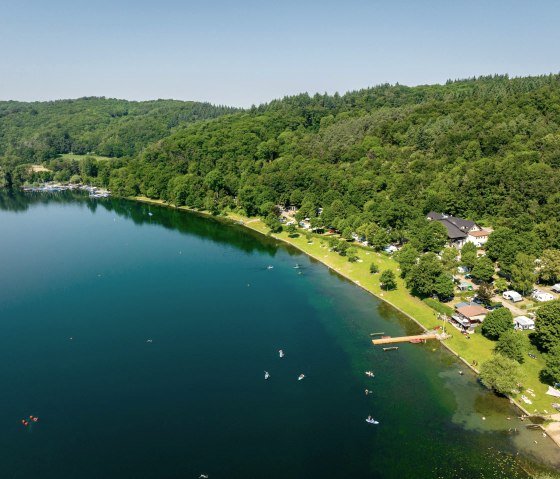 Lac de Laach avec club de voile et camping, © Eifeltourismus GmbH, Dominik Ketz