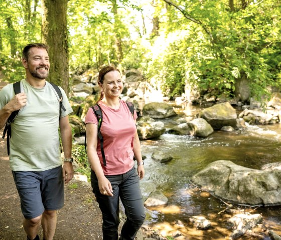 Wandern im Rausherpark, © Eifel Tourismus GmbH/Dominik Ketz