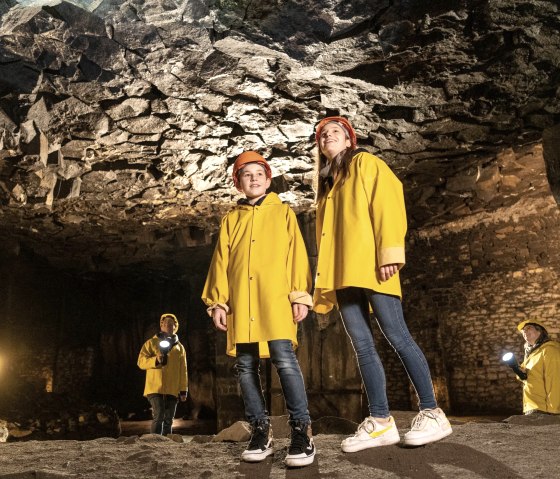 Führung im Lavakeller Mendig, © Eifel Tourismus GmbH, D. Ketz