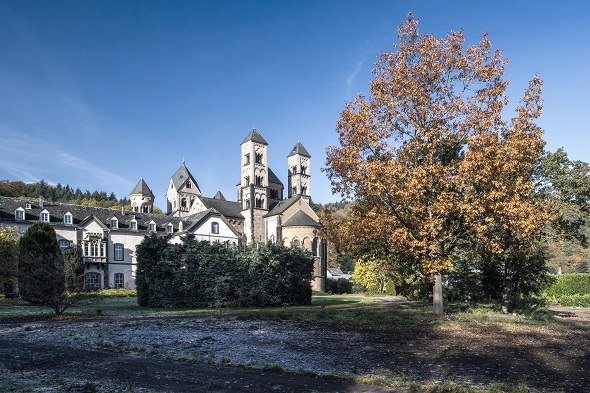 Die Abteikirche Maria Laach, © Klaus Peter Kappest