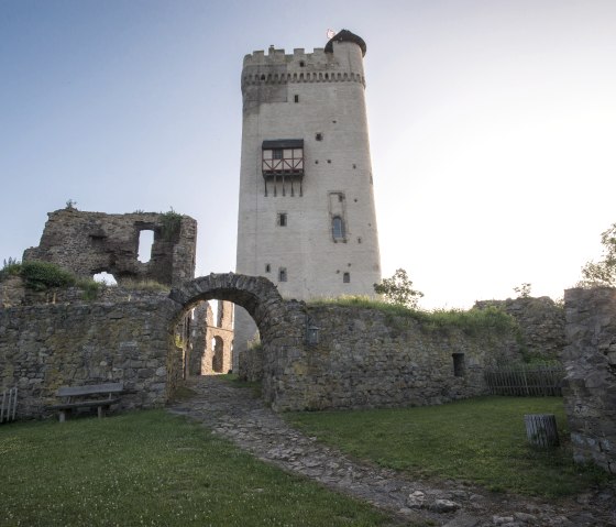 Burg Olbrück, © Kappest/Vulkanregion Laacher See