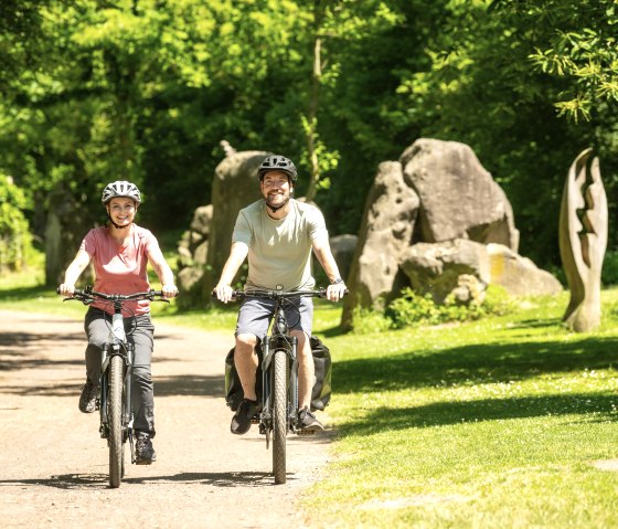 Skulpturenweg im Nettepark, © Eifel Tourismus GmbH/Dominik Ketz