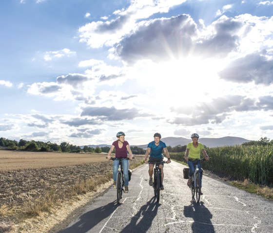 Fahrradfahrer unterwegs, © Vulkanregion Laacher See/Kappest