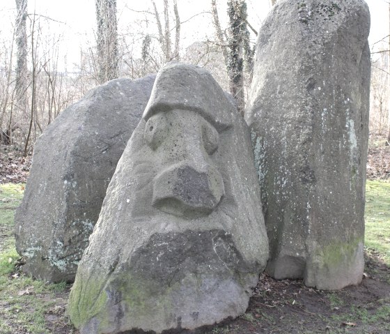 Skulptur - Steingesicht, © VG Pellenz/Chagas da Silva