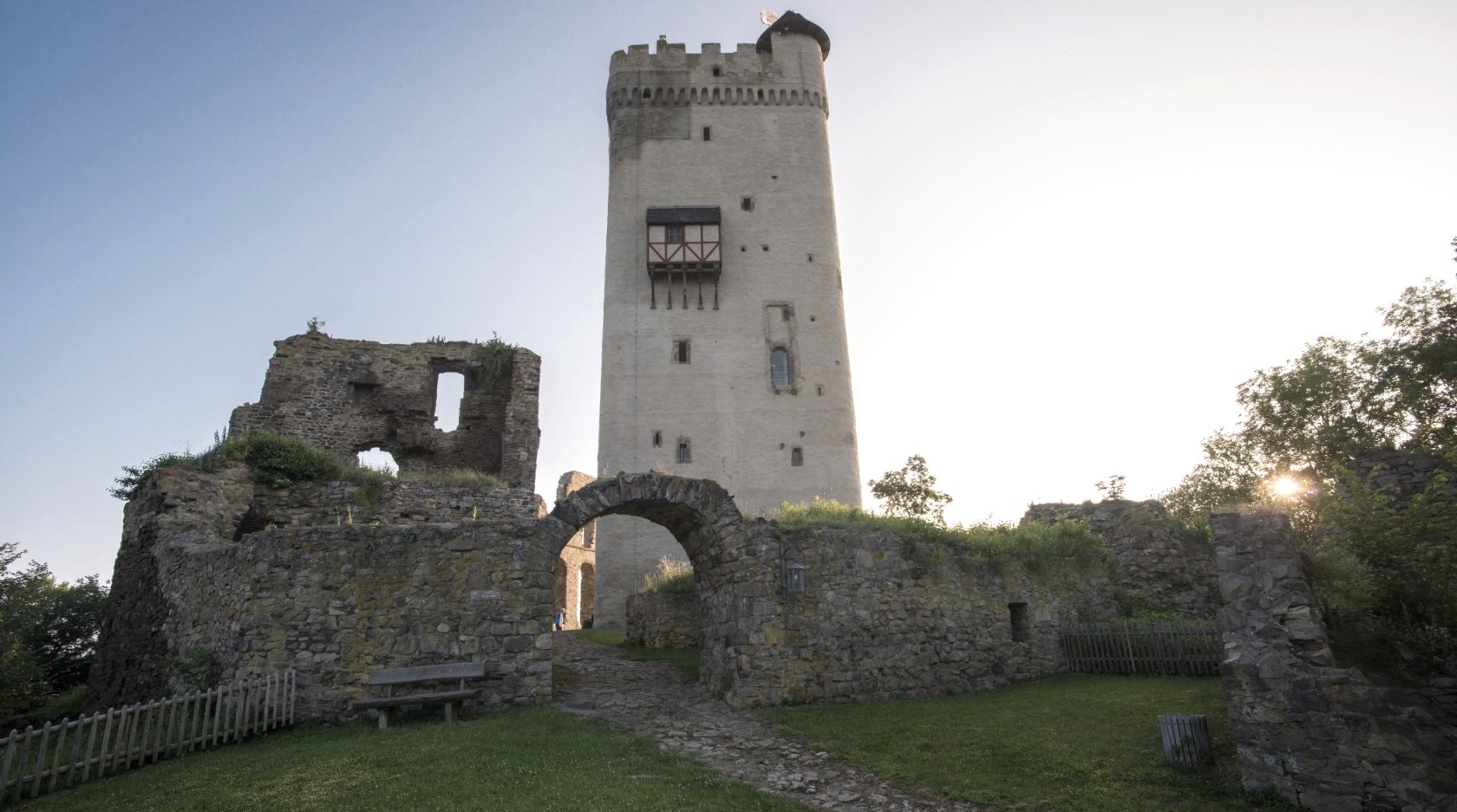 Burg Olbrück, © Kappest/Vulkanregion Laacher See