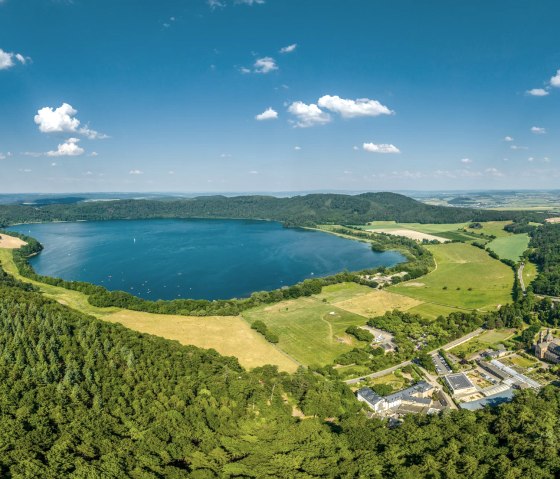 Maria Laach mit Laacher See, © Eifel Tourismus GmbH, Dominik Ketz