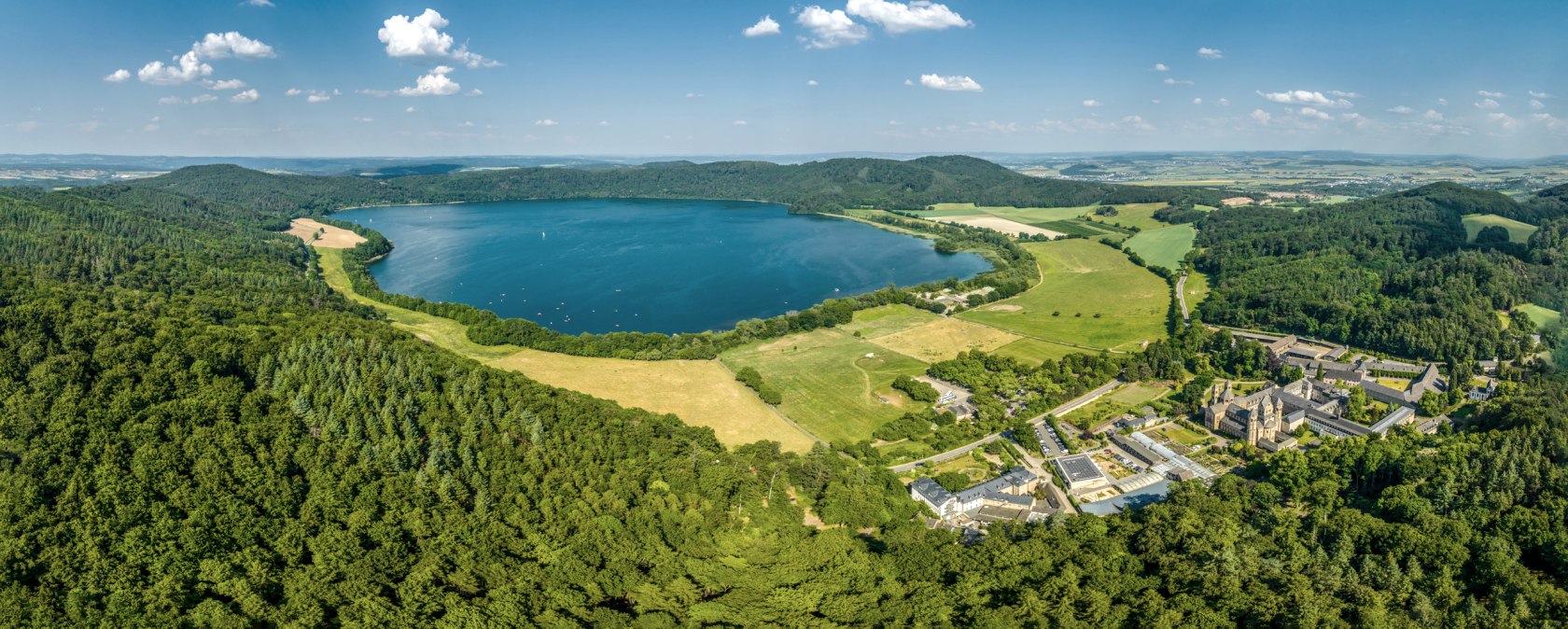 ET-2023-195-Abtei Maria Laach, Laacher See--©Eifel Tourismus GmbH, Dominik Ketz, © Eifel tourismus GmbH, Dominik Ketz