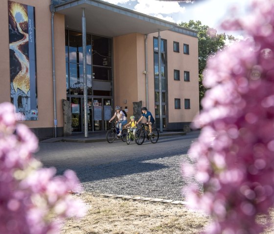 Ausflug mit dem Rad zum Lava-Dome, © Kappest/Vulkanregion Laacher See