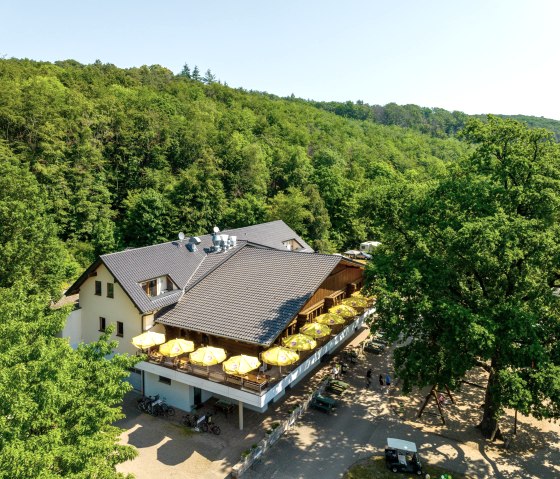 Blockhaus mit  Terrasse, © Eifel Tourismus GmbH, Dominik Ketz