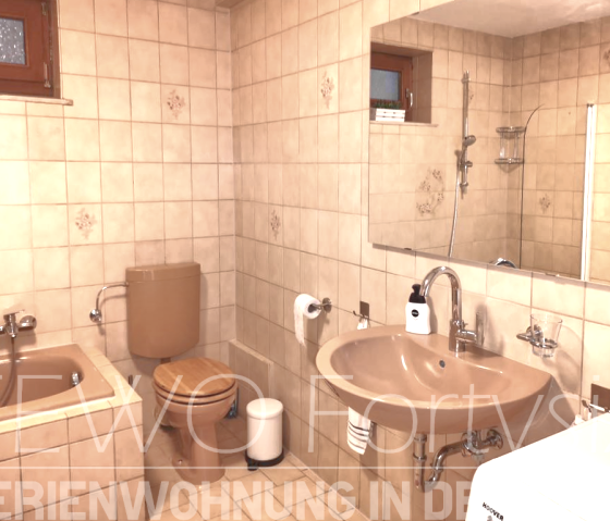 Badezimmer Ansicht, © Ferienwohnung Fortysix