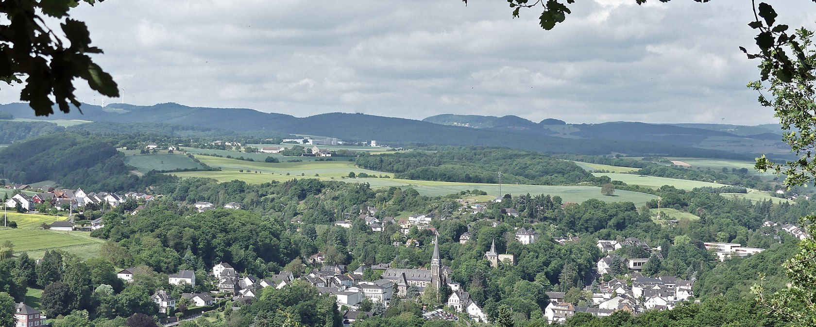 burgbrohl-kirchen-2, © TI Vulkanregion Laacher See