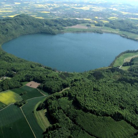 Laacher See aus der Vogel Perspektive, © Copyright Walter Müller