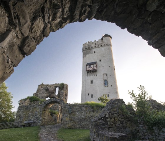 Burg Olbrück, © Vulkanregion Laacher See/Kappest