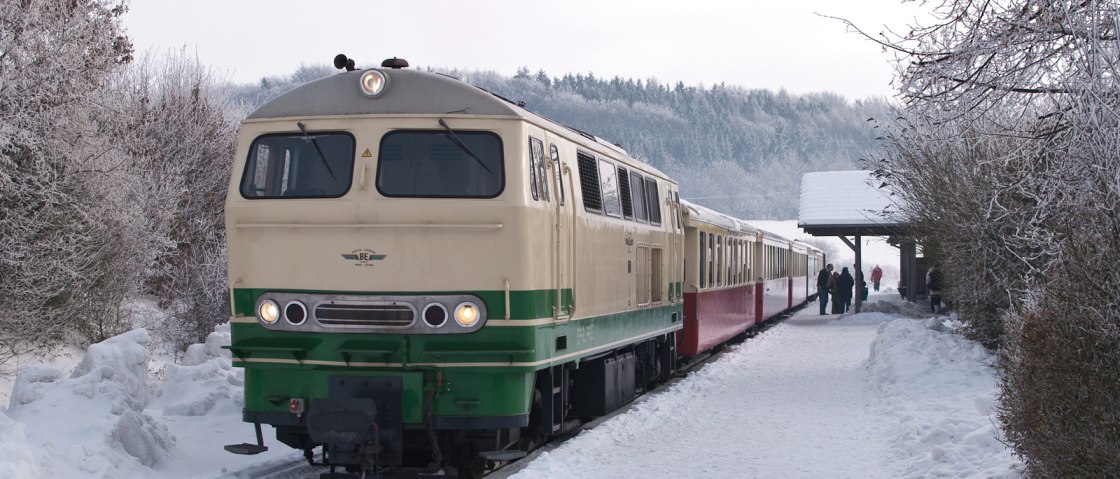 Den Winter genießen mit dem Vulkan-Expreß, © Simeon Langenbahn