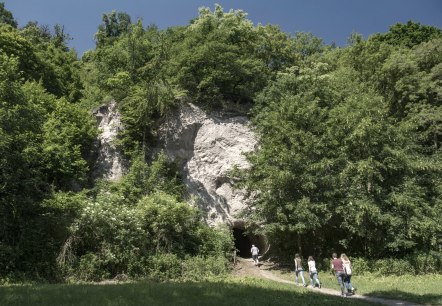 Ausflug zu den Trasshöhlen, © Kappest/Vulkanregion Laacher See