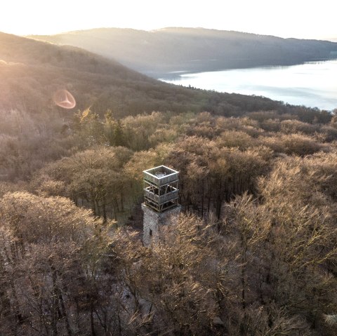 Lydia toren aan het meer van Laach, © Eifel Tourismus GmbH, D. Ketz