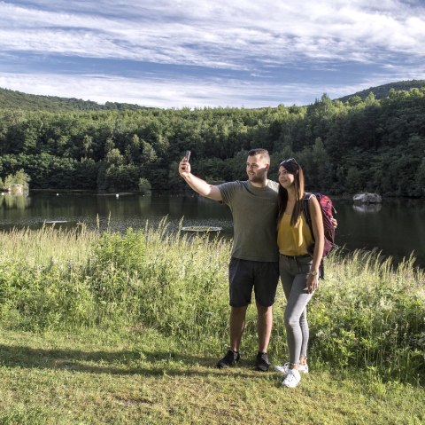 Selfie am Kufter Waldsee, © Kappest/Vulkanregion Laacher See