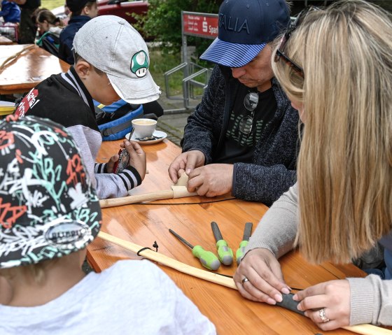 Kinder bei der Arbeit, © J. Zimpel-Nonn