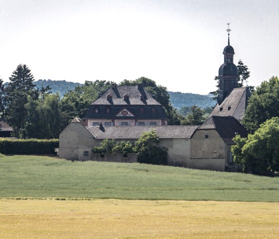 Fraukirch im Rapsfeld, © Kappest/Vulkanregion Laacher See