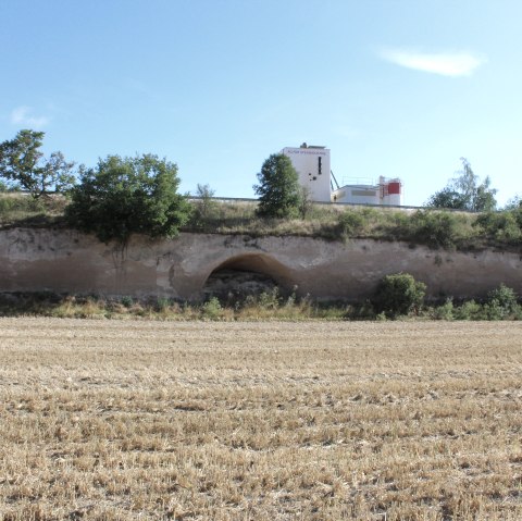 "Krufter Bachtal" - Stollen im Tuff, © VG Pellenz/Manea